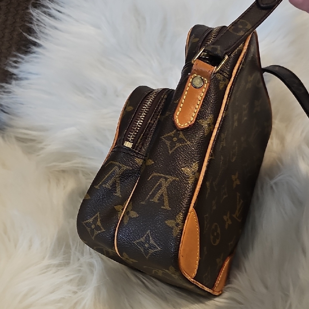 Louis Vuitton Amazone Monogram Crossbody Bag - Picture 3 of 12
